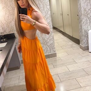 Beautiful tangerine one sided Farm Rio maxi dress in great condition size L